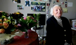La résistante Yvette Lundy pose le 26 avril 2017 à Epernay