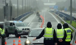 ContrĂŽles des forces de l'ordre portugaises Ă la frontiĂšre avec l'Espagne le 31 janvier 2021