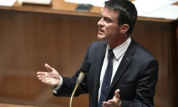 Le Premier ministre Manuel Valls devant l'Assemblée le 10 mai 2016