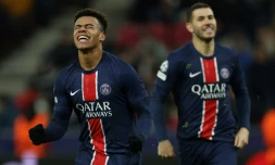 Désiré Doué (g), auteur du troisième but du PSG à Salzbourg, le 10 décembre 2024