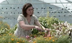 En 2016, avec son compagnon Thomas Panzolatto, Lucille Bonnet a lancé la première ferme en France à mêler, à échelle commerciale, des systèmes d'exploitation "hors-sol" en hydroponie et aquaponie en circuit fermé, avec bassins en extérieur et serre de 625 m2.