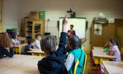 La France a mis en place, après les attentats de janvier 2015, un "enseignement moral et civique" afin de promouvoir les valeurs républicaines, le sens critique, le pluralisme des opinions...