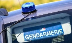Une militaire du camp de Fontevraud, âgée de 28 ans, a été retrouvée morte chez elle, atteinte de plusieurs coups de couteaux