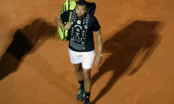 Jo-Wilfried Tsonga quitte le court après sa défaite au premier tour du Masters 1000 de Monte-Carlo contre le Croate Marin Cilic le 11 avril 2022  