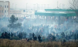 Des migrants espérant pouvoir entrer en Pologne dans un camp côté Bélarus, près près du poste-frontière de Bruzgi-Kuznica, le 17 novembre 2021