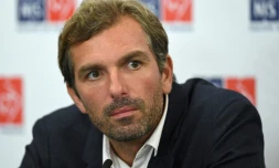 Le capitaine de l'équipe de France Julien Benneteau annonce en conférence de presse les joueuses retenues pour la finale de la Fed Cup en Australie, le 28 octobre 2019 à Paris