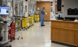 Dans l'unité de soins intensifs de l'hôpital du comté de Van Wert, dans l'Ohio, le 20 novembre 2020