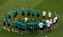 Les champions du monde allemands regroupés autour de Joachim Löw à Sotchi, le 22 juin 2018, en vue du match contre la Suède