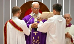 Le pape Léon XIV préside une messe à la Volkswagen Arena d'Istanbul, le 29 novembre 2025 en Turquie