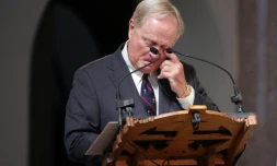 Jack Nicklaus en larmes lors d'un hommage à la légende du golf Arnold Palmer à la Basilique Saint-Vincent de Latrobe en Pennsylvanie, le 4 octobre 2016