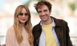 Les acteurs Jennifer Lawrence et Robert Pattinson à Cannes le 18 mai 2025