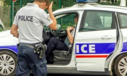Un homme armé qui tentait d'attaquer vendredi matin une agence de la BNP près de l'Arc de Triomphe à Paris a été blessé par balle
