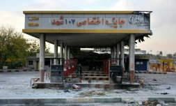 Une photo prise le 17 novembre 2019 montre une station-essence incendiée par des manifestants à Eslamshahr, prÚs de Téhéran
