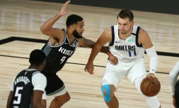 Luka Doncic durant la victoire de son équipe en prolongation face à Sacramento (114-110)
