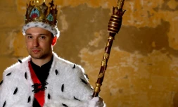 Couronnement du Prince Vincent 1er (Vincent Merchadou) de la "principauté d'Hélianthis",royaume imaginaire créé par des passionnés pour faire rayonner la ville de Blaye, dans le sud-ouest de la France, le 5 août 2023