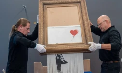 La toile "Love is in the bin" de l'artiste britannique Banksy au musée Frieder Burda de Baden-Baden en Allemagne le 4 février 2019