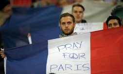 Message de soutien à Paris et la France, le 17 novembre 2015 à Wembley avant Angleterre-France