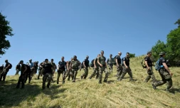 Des gendarmes participent aux recherches d'Emile, deux ans et demi, le 10 juillet 2023 au Vernet, dans les Alpes-de-Haute-Provence