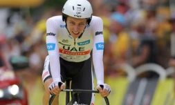 Le cycliste slovÚne Tadej Pogacar lors de la 16e étape du Tour de France, à Combloux, le 18 juillet 2023