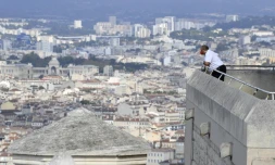 Sur la terrasse de la basilique Notre Dame de la Garde à Marseille, le 1er octobre 2020