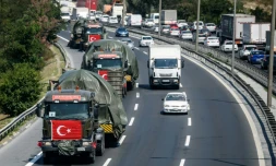 Des chars quittent Istanbul aprÚs le putsch manqué du 15 juillet, le 22 août 2016