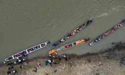 Des migrants à leur arrivée au centre d'accueil temporaire de Lajas Blancas, dans la province de Darien, le 26 septembre 2024 au Panama