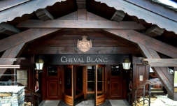 L'hôtel cinq étoiles du "Cheval Blanc" accueille le restaurant "1947" dont le chef Yannick Alleno a décroché sa 3e étoile dans le guide Michelin, à Courchevel le 10 février 2017