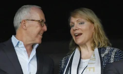 Le futur propriétaire de l'Olympique de Marseille Frank McCourt et l'actuelle propriétaire Margarita Louis-Dreyfus, le 18 septembre 2016 au Vélodrome