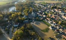 Vue aérienne du village inondé de Hallines, dans le Pas-de-Calais, le 11 novembre 2023