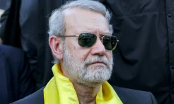 Ali Larijani, plus haut responsable sécuritaire iranien, lors d'une cérémonie organisée par le mouvement libanais Hezbollah, à Beyrouth le 27 septembre 2025