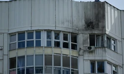 Vue d'un immeuble endommagé aprÚs une attaque de drones à Moscou, le 30 mai 2023