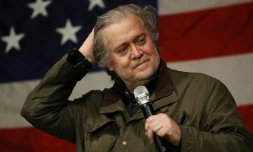 Stephen Bannon, ex-conseiller du président américain Donald Trump, s'exprime lors d'une réunion politique le 5 décembre 2017 à Fairhope (Alabama, sud)
