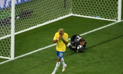 La star Neymar Jr a longtemps buté sur le gardien suisse Yann Sommer Neymar pour l'entrée du Brésil dans le Mondial russe, le 17 juin 2018 à Rostov