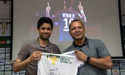 Le boss du PSG Nasser Al-Khelaïfi avec Neymar Senior, lors de la visite de l'Institut de la star parisienne, le 13 mars 2018 à Praia Grande