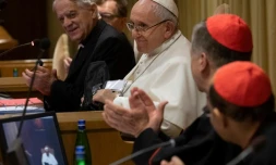 Photo fournie par les autorités du Vatican du pape François lors de la deuxième journée de refléxion sur les démons de la pédophilie au sein de l'Eglise, le 22 février 2019 au Vatican
