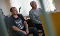 Les deux principaux accusés dans le crash de l'avion du PDG de Total, Christophe de Margerie dans un tribunal à Moscou, le 7 juillet 2017