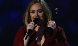 Adele à Londres le 24 février 2016