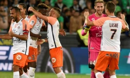 Les joueurs de Montpellier se congratulent après avoir battu  Saint-Etienne sur sa pelouse à Geoffroy-Guichard, le 20 octobre 2017