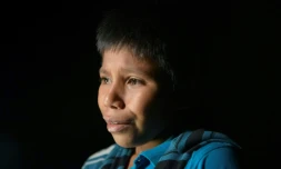 Oscar, 12 ans, dĂ©barque prĂšs de Roma, au Texas, le 27 mars 2021 aprĂšs ĂȘtre parti seul du Guatemala en fĂ©vrier