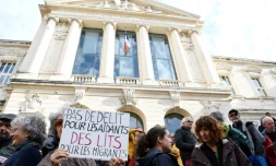 Manifestation devant le tribunal de Nice avant le procès d'un chercheur et d'un agriculteur qui ont aidé des migrants, le 23 novembre 2016 