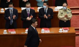 Le président Xi Jinping est applaudi lors de la séance de clÎture d'une session du Parlement à Pékin, le 28 mai 2020