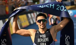 Le Français Léo Bergère titré champion d'Europe de triathlon à Munich en Allemagne le 13 août 2022 