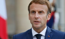 Le président Emmanuel Macron sur le perron de l'Elysée, le 16 septembre 2021 à Paris