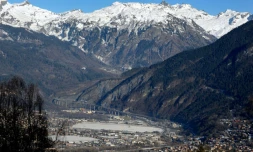 La vallée de l'Arve, qui mène au Mont-Blanc en Haute-Savoie, le 7 janvier 2015 à Saint-Gervais