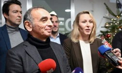 Le leader de Reconquête! Eric Zemmour (G) et sa tête de liste aux Européennes Marion Maréchal (D) lors de l'inauguration du siège du parti à Paris, le 11 décembre 2023
