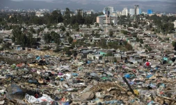 Un éboulement d'ordures dans la plus grande décharge d'Ethiopie, en périphérie d'Addis Abeba, le 12 mars 2017