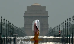 Vague de chaleur à New Delhi, le 13 juin 2025
