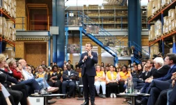 Le président Emmanuel macron le 10 septembre 2019 à Bonneuil-sur-Marne (banlieue parisienne)