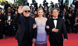 Le président du jury cannois, Pedro Almodovar, et deux de ses membres, l'actrice Jessica Chastain et le réalisateur Park Chan-wook, le 19 mai 2017 à Cannes