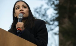 L'élue démocrate du Congrès Alexandria Ocasio-Cortez, le 9 mars 2020 à Ann Arbor, dans le Michigan